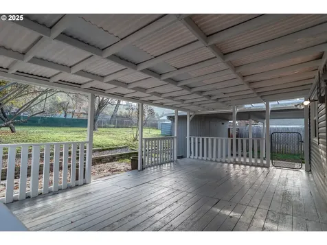 1551 NE Morris Street Roseburg OR 97470