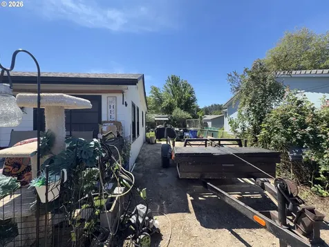 844 NE Johnson Street Myrtle Creek OR 97457