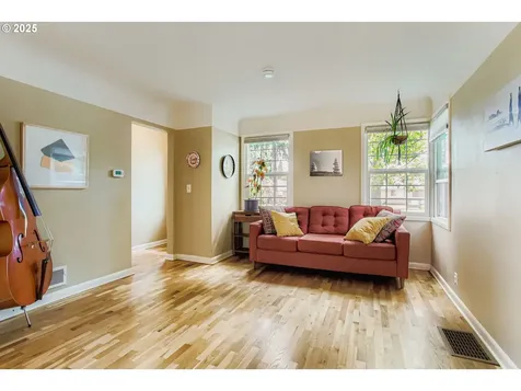 8325 N Newman Avenue Portland OR 97203