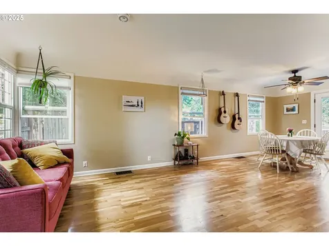 8325 N Newman Avenue Portland OR 97203
