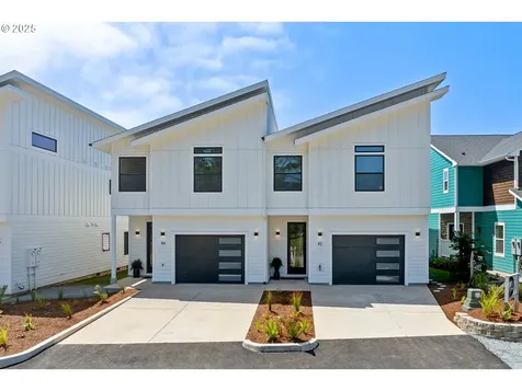 42 Washington Street Rockaway Beach OR 97136