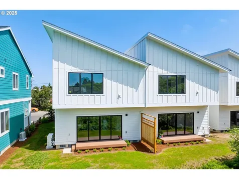 42 Washington Street Rockaway Beach OR 97136