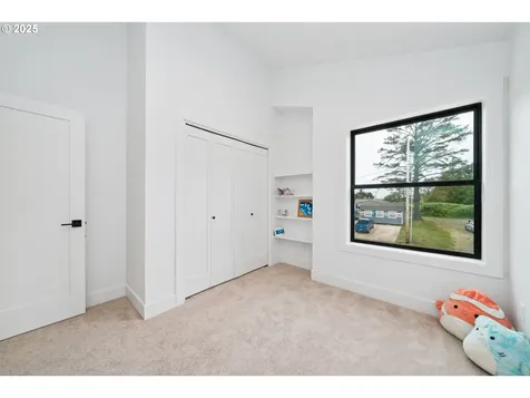 42 Washington Street Rockaway Beach OR 97136