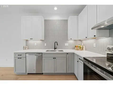 42 Washington Street Rockaway Beach OR 97136