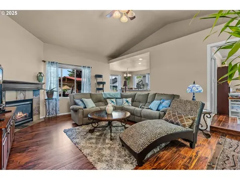 719 NE Quince Avenue Redmond OR 97756