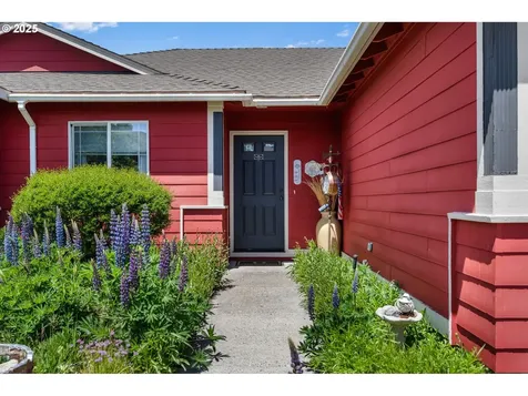 719 NE Quince Avenue Redmond OR 97756