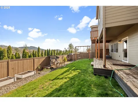 2910 NW Parkhurst Terrace Portland OR 97229
