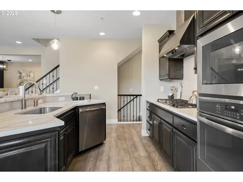 2910 NW Parkhurst Terrace Portland OR 97229