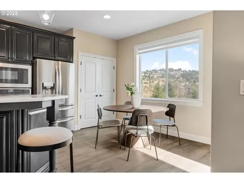 2910 NW Parkhurst Terrace Portland OR 97229
