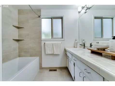2575 Chaucer Court Eugene OR 97405
