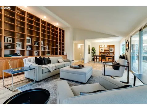 2575 Chaucer Court Eugene OR 97405