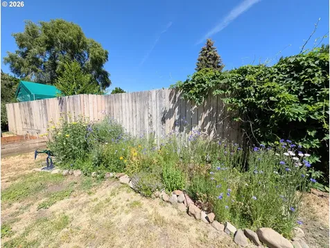 2704 N Ash Street La Grande OR 97850