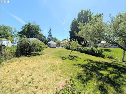 2704 N Ash Street La Grande OR 97850