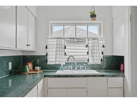 3446 NE 83rd Avenue Portland OR 97220
