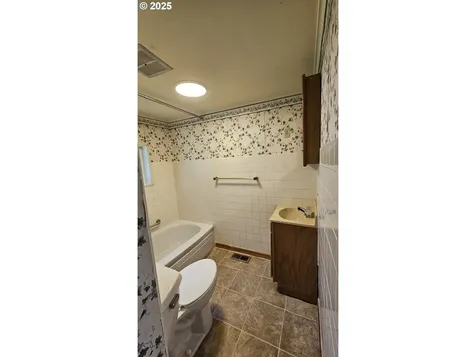 47861 Commercial Street Oakridge OR 97463