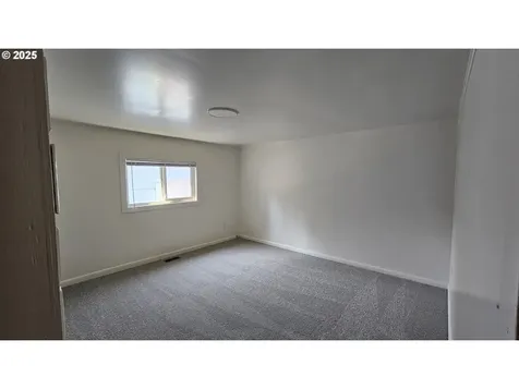 47861 Commercial Street Oakridge OR 97463