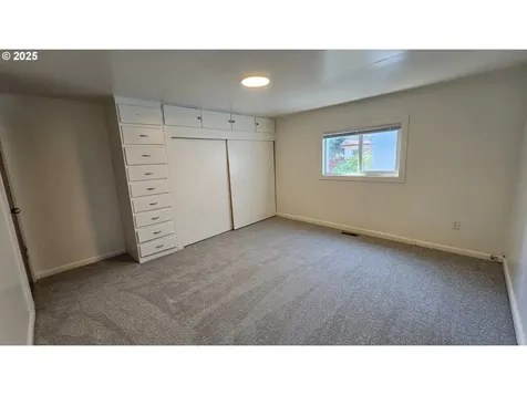47861 Commercial Street Oakridge OR 97463