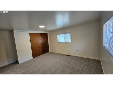 47861 Commercial Street Oakridge OR 97463