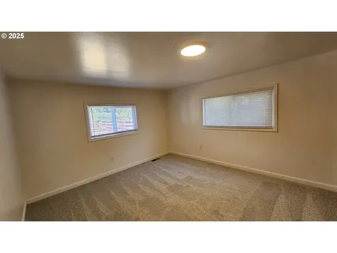47861 Commercial Street Oakridge OR 97463