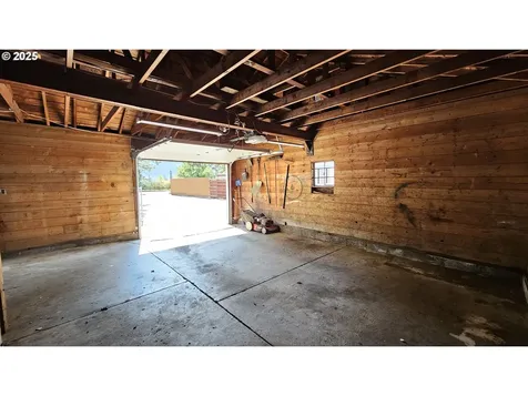 47861 Commercial Street Oakridge OR 97463
