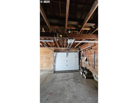 47861 Commercial Street Oakridge OR 97463