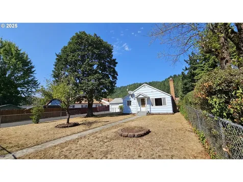 47861 Commercial Street Oakridge OR 97463
