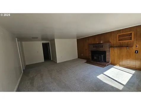 47861 Commercial Street Oakridge OR 97463