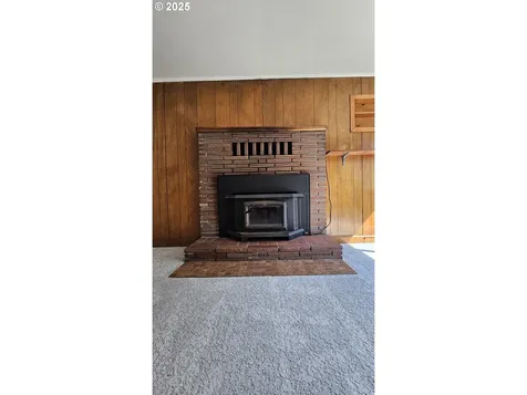 47861 Commercial Street Oakridge OR 97463