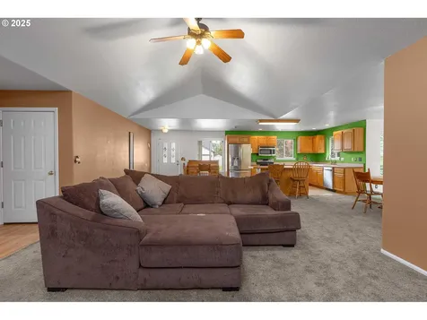 144 Clear Lake Street Oakland OR 97462