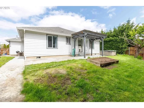 144 Clear Lake Street Oakland OR 97462