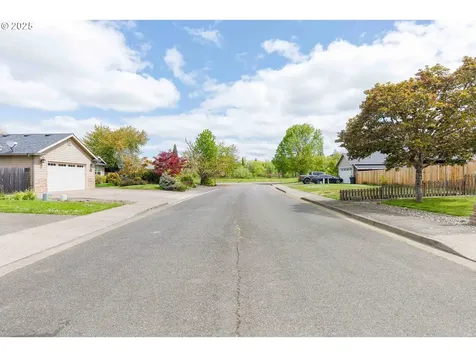 144 Clear Lake Street Oakland OR 97462