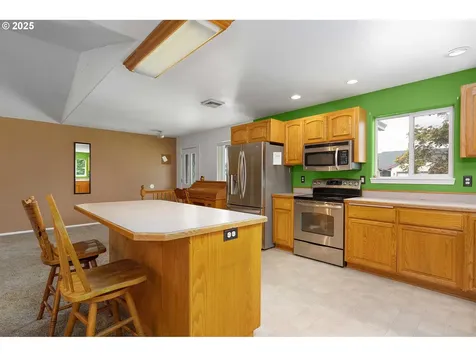 144 Clear Lake Street Oakland OR 97462