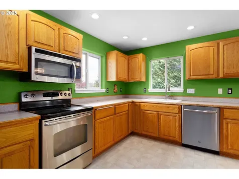 144 Clear Lake Street Oakland OR 97462