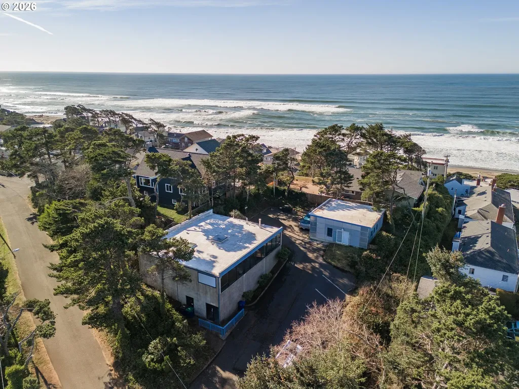 4333 SW Coast Avenue Lincoln City OR 97367