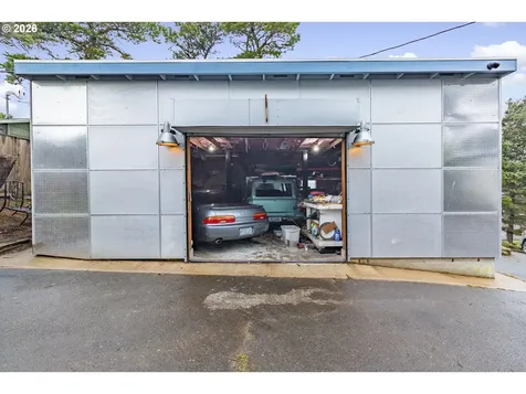 4333 SW Coast Avenue Lincoln City OR 97367