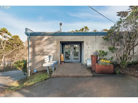 4333 SW Coast Avenue Lincoln City OR 97367