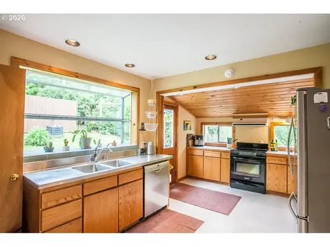 51 Columbia Avenue Underwood WA 98651