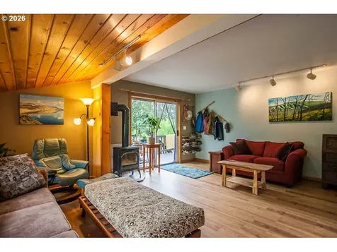 51 Columbia Avenue Underwood WA 98651