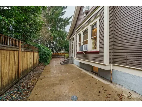 1114 SE Malden Street Portland OR 97202