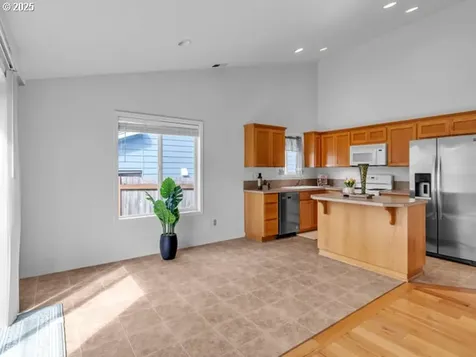 670 NE Summerfield Street Mcminnville OR 97128