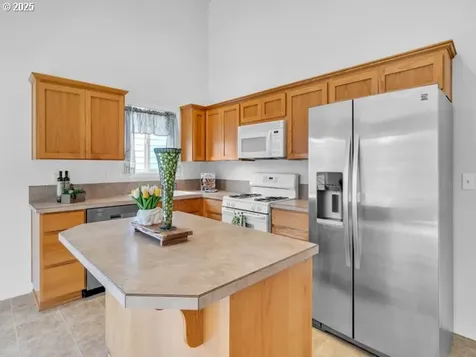 670 NE Summerfield Street Mcminnville OR 97128