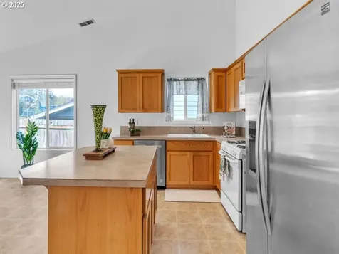 670 NE Summerfield Street Mcminnville OR 97128