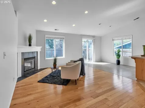 670 NE Summerfield Street Mcminnville OR 97128
