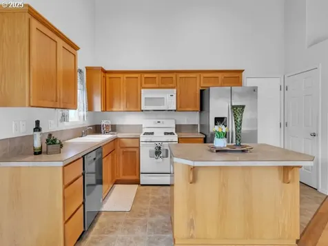 670 NE Summerfield Street Mcminnville OR 97128