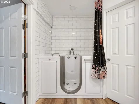 64711 E Sandy River Lane Rhododendron OR 97049