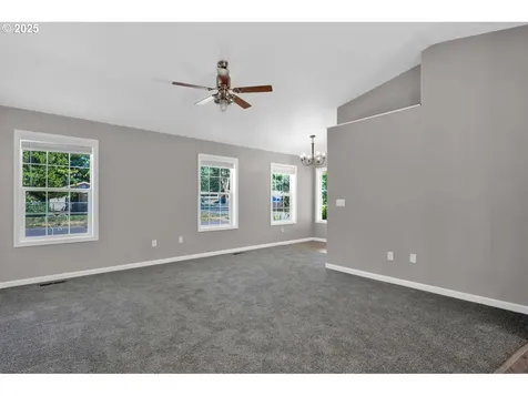 24895 Mccutcheon Avenue Veneta OR 97487