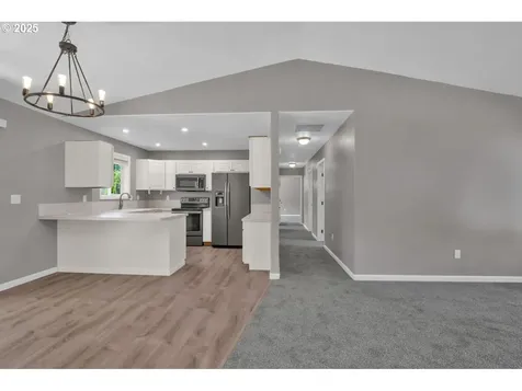 24895 Mccutcheon Avenue Veneta OR 97487