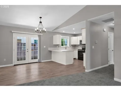 24895 Mccutcheon Avenue Veneta OR 97487