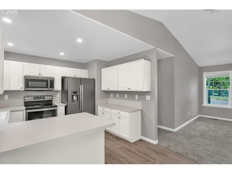 24895 Mccutcheon Avenue Veneta OR 97487