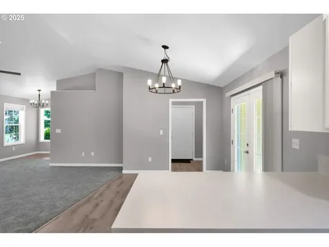 24895 Mccutcheon Avenue Veneta OR 97487